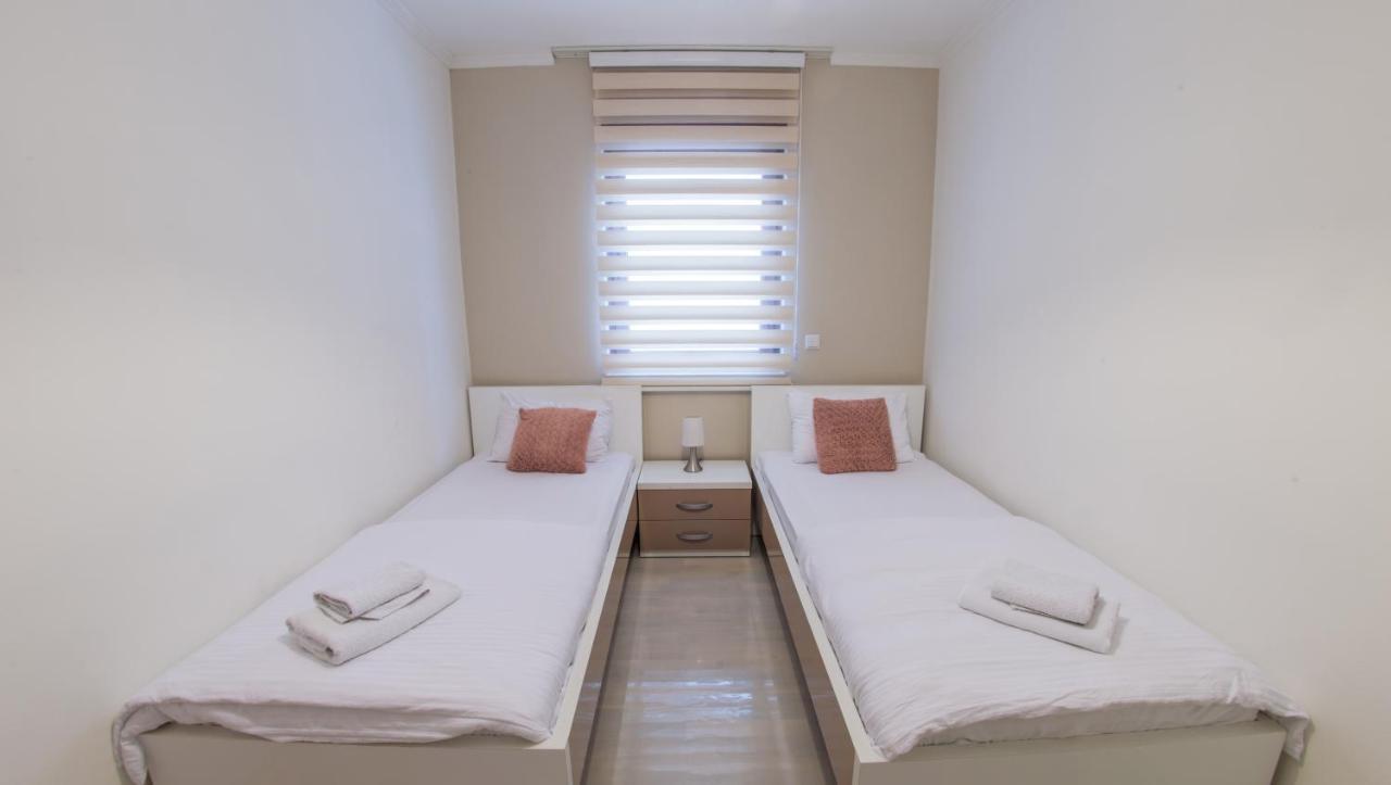 מוסטר Apartment Light De Luxe - With Old Bridge View מראה חיצוני תמונה